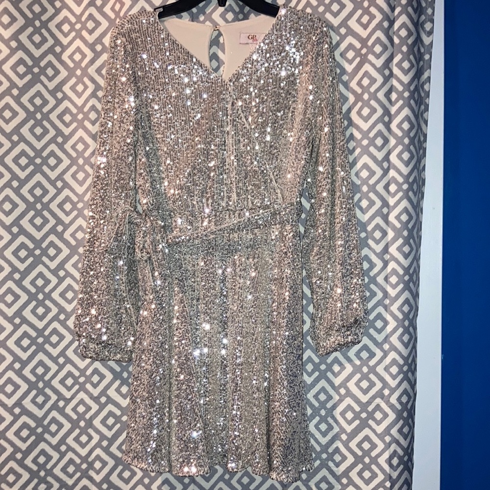 Stunning champagne/gold sequin dress